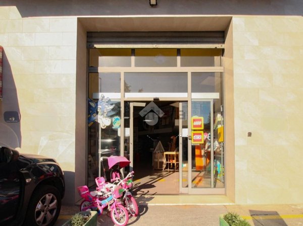 negozio in affitto a Vignola in zona Pratomaggiore