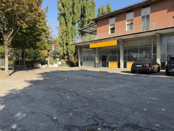 locale commerciale in affitto ad Anzola dell'Emilia in zona Ponte Samoggia