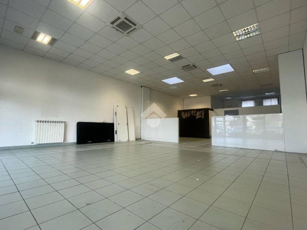 negozio in affitto ad Anzola dell'Emilia