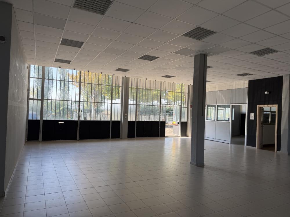 locale commerciale in affitto ad Anzola dell'Emilia in zona Ponte Samoggia