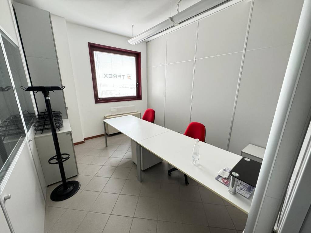 ufficio in affitto ad Anzola dell'Emilia in zona Ponte Samoggia
