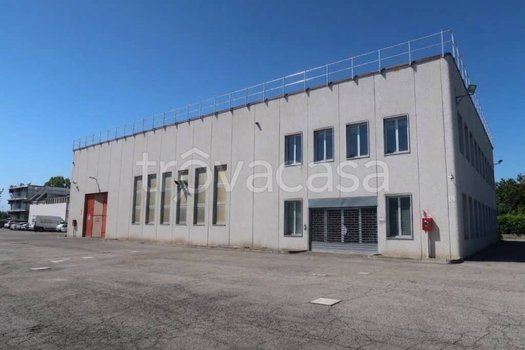 locale commerciale in affitto ad Anzola dell'Emilia in zona Lavino di Mezzo