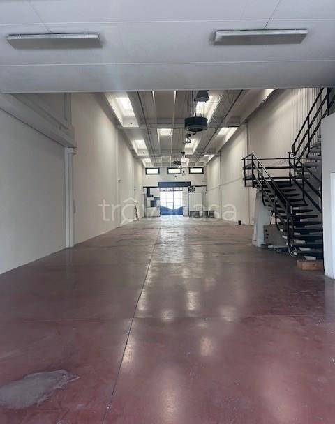 locale commerciale in affitto ad Argelato in zona Funo