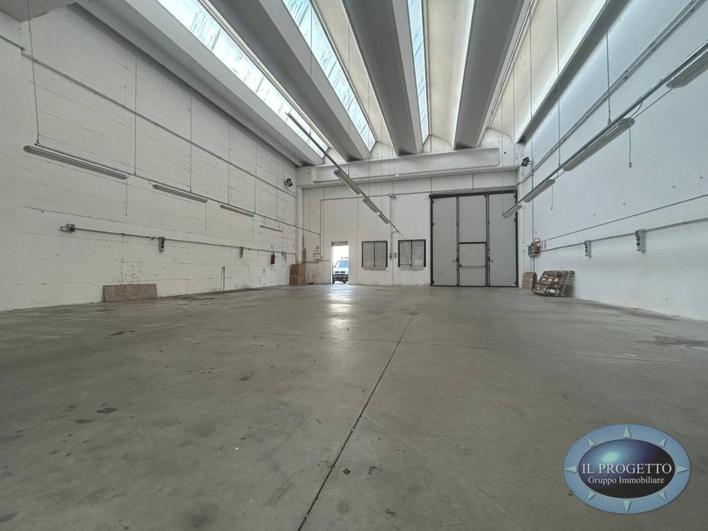 locale commerciale in affitto ad Argelato in zona Funo