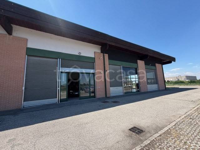 locale commerciale in affitto ad Argelato in zona Funo