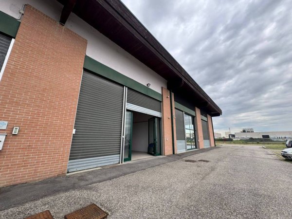 locale commerciale in affitto a Bentivoglio