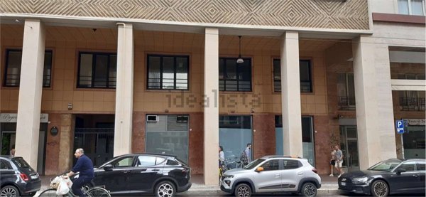 negozio in affitto a Bologna in zona Quartiere Porto