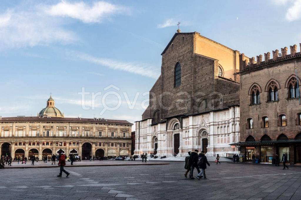 negozio in affitto a Bologna in zona Centro Storico