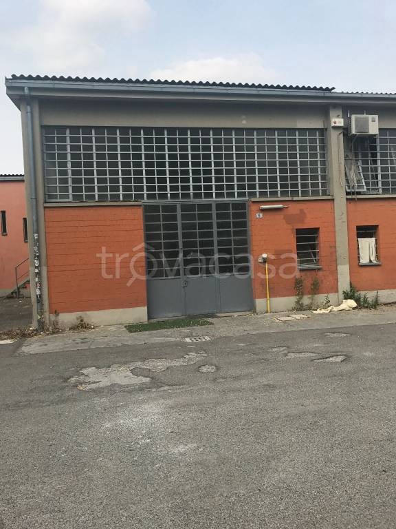 negozio in affitto a Bologna in zona Corticella