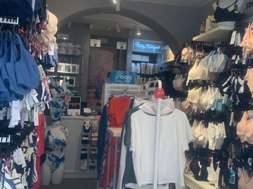 negozio in affitto a Bologna in zona Centro Storico