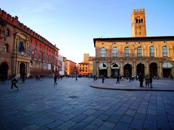 negozio in affitto a Bologna in zona Centro Storico