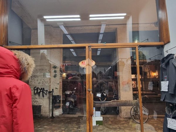 negozio in affitto a Bologna