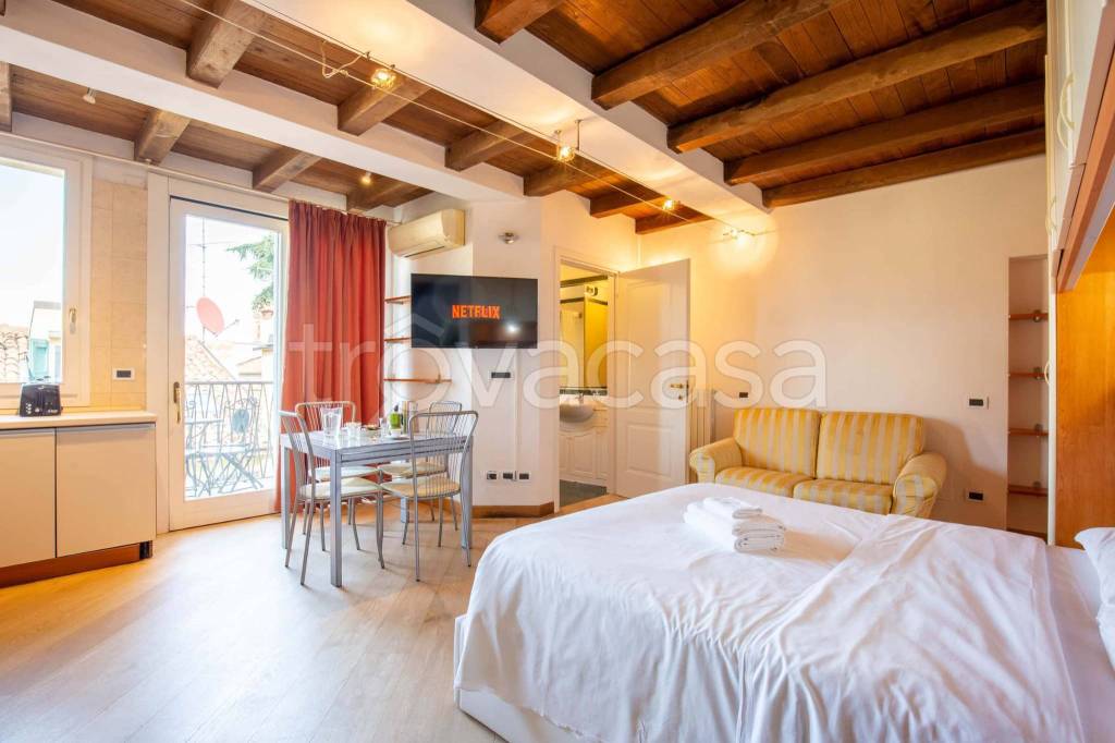 appartamento in affitto a Bologna in zona Santo Stefano