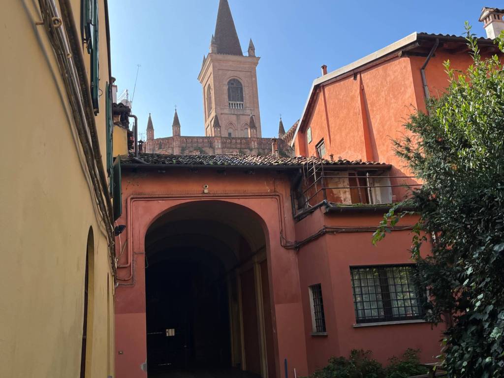 intera palazzina in affitto a Bologna