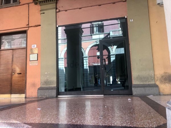 negozio in affitto a Bologna in zona San Vitale