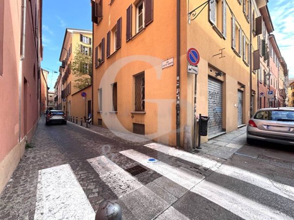 negozio in affitto a Bologna in zona Centro Storico
