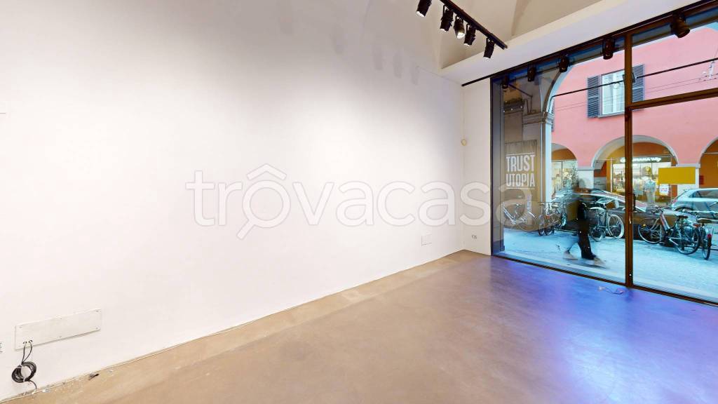 negozio in affitto a Bologna in zona Centro Storico