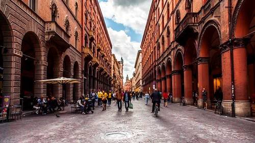 negozio in affitto a Bologna