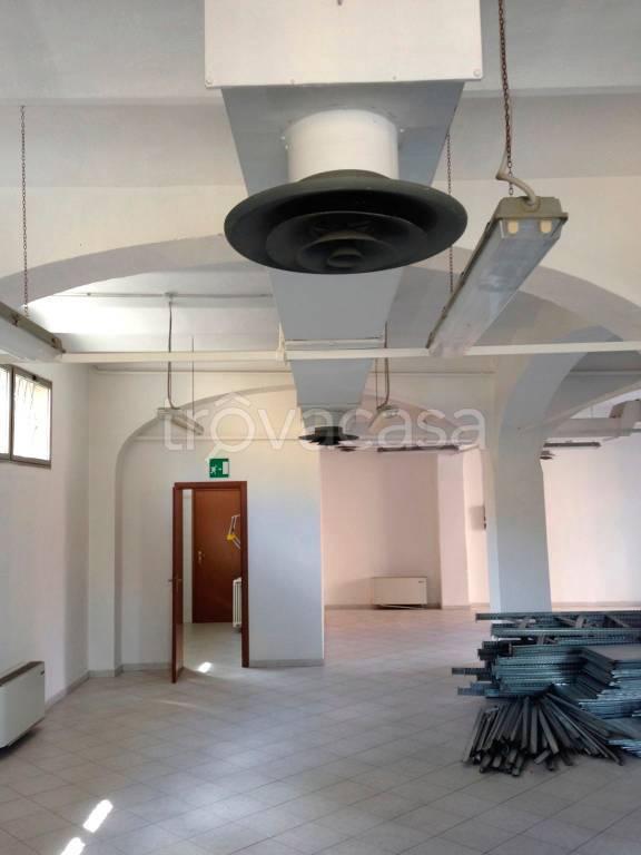 negozio in affitto a Bologna in zona Borgo Panigale