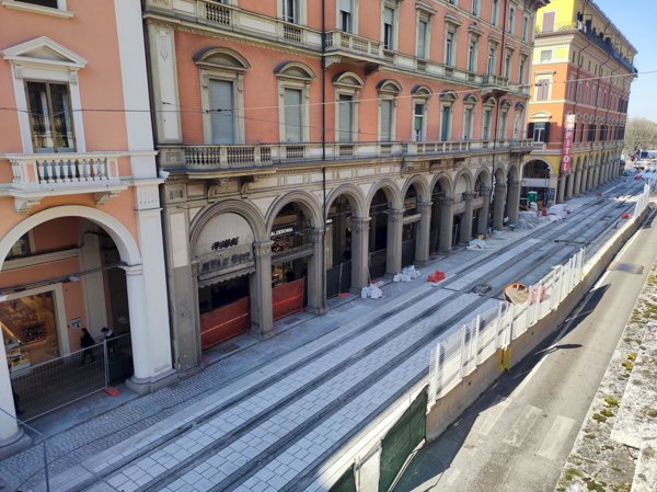 negozio in affitto a Bologna
