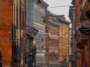 negozio in affitto a Bologna in zona Centro Storico
