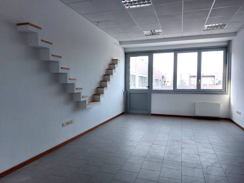ufficio in affitto a Bologna in zona Savena