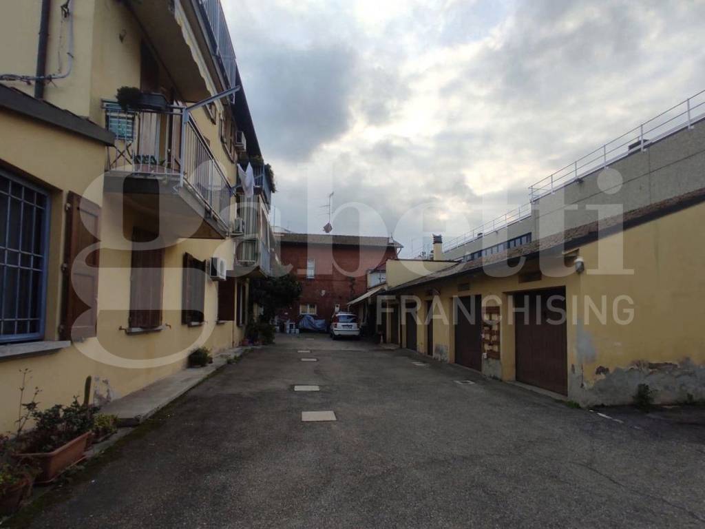 negozio in affitto a Bologna in zona Bolognina