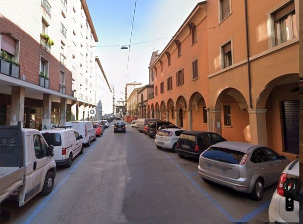 locale di sgombero in affitto a Bologna in zona Quartiere Porto