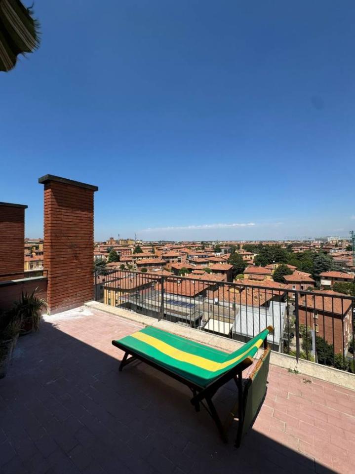 negozio in affitto a Bologna in zona Saragozza
