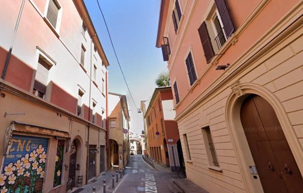 negozio in affitto a Bologna in zona Centro Storico
