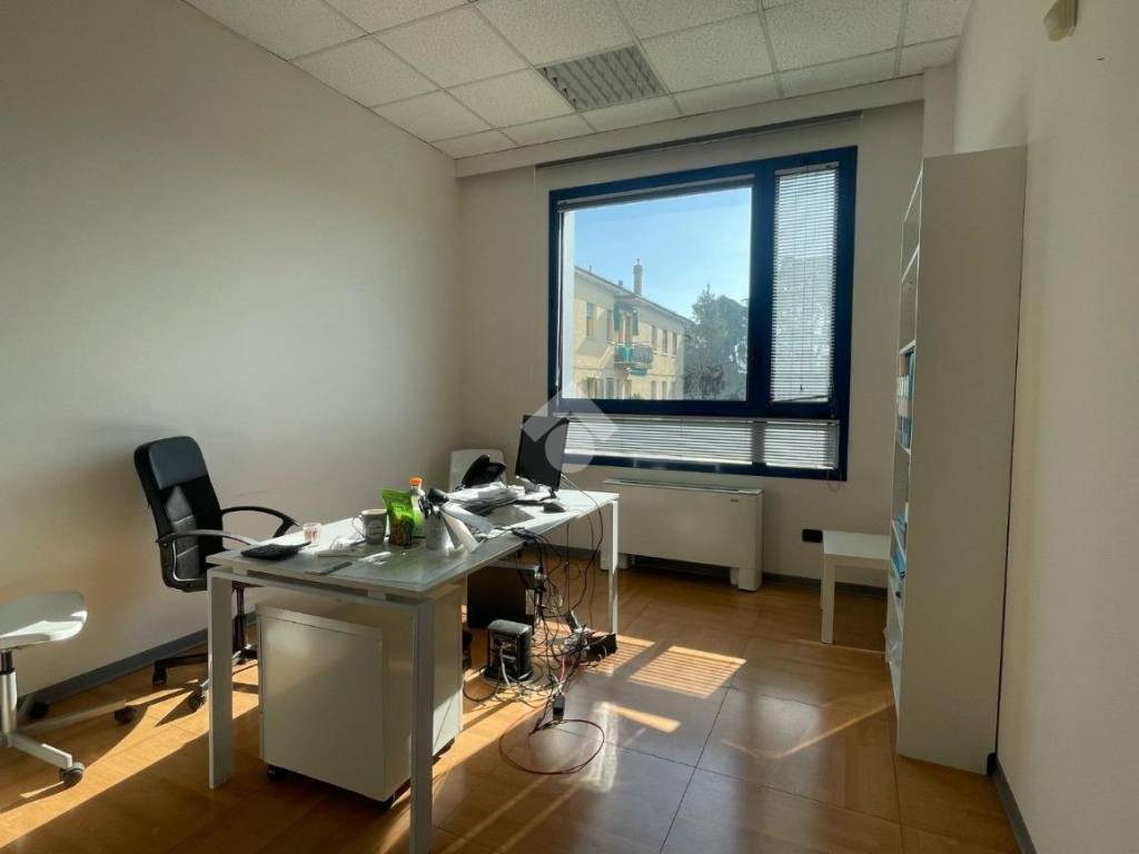ufficio in affitto a Bologna in zona Corticella
