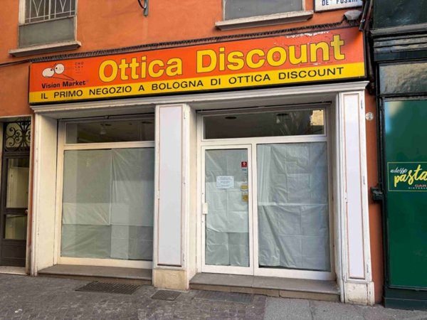 negozio in affitto a Bologna in zona Centro Storico