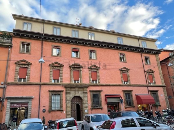 negozio in affitto a Bologna in zona Centro Storico