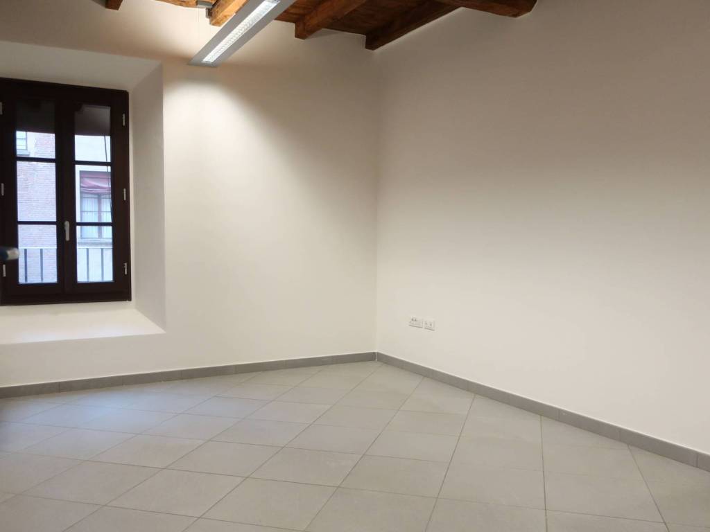 ufficio in affitto a Bologna in zona Santo Stefano