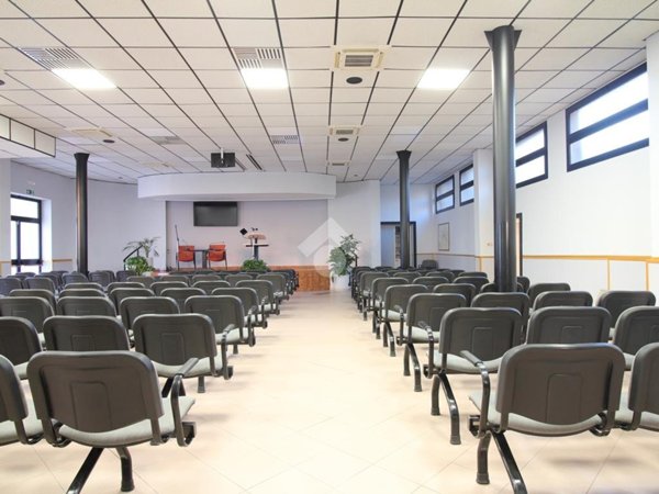 locale di sgombero in affitto a Bologna in zona Santa Viola
