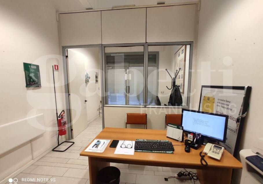 negozio in affitto a Bologna in zona Saffi