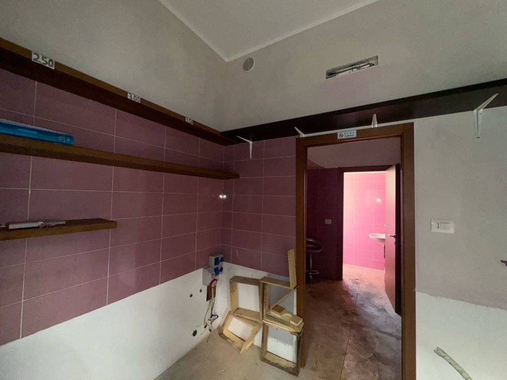 negozio in affitto a Bologna in zona Centro Storico