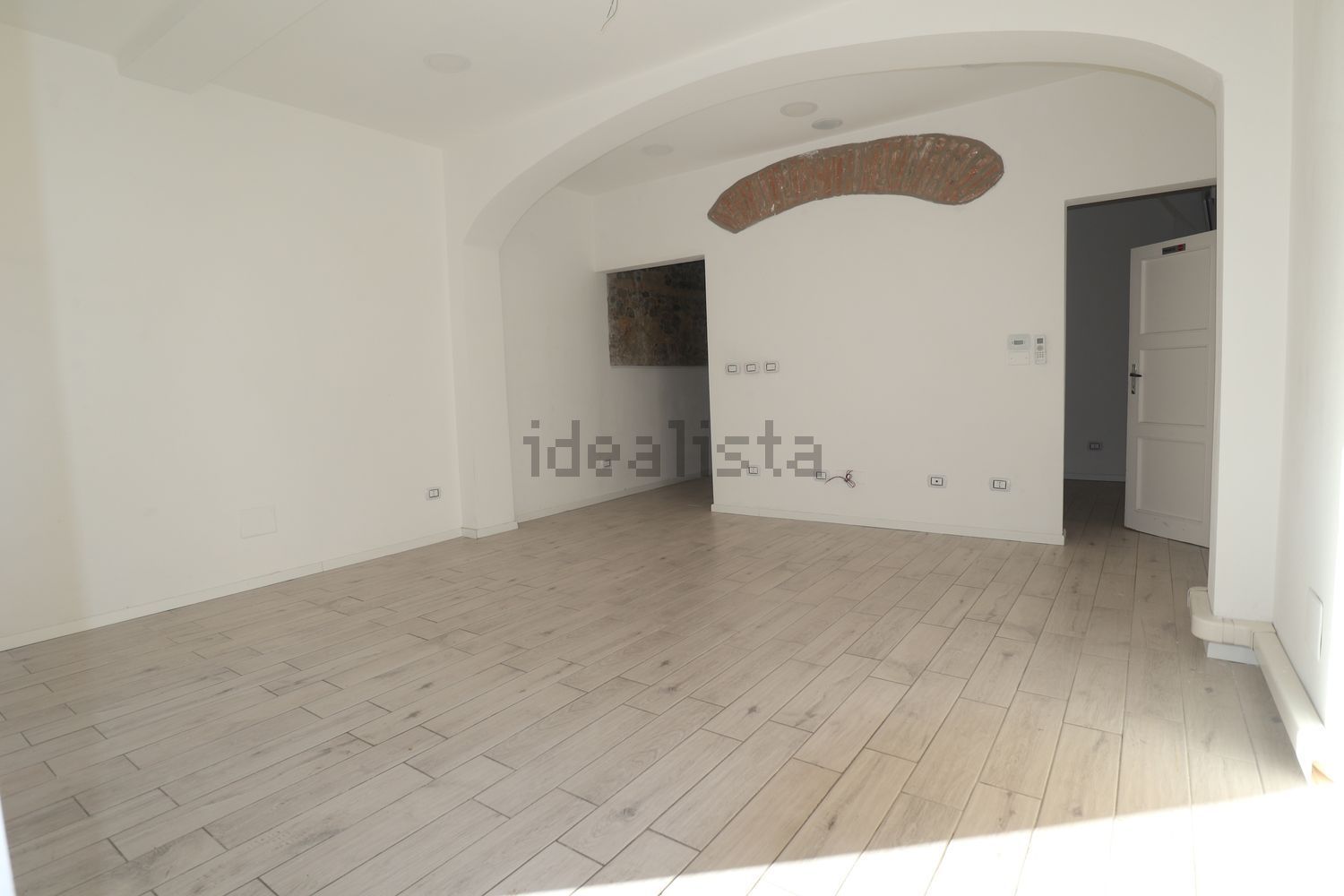 negozio in affitto a Bologna in zona Saragozza