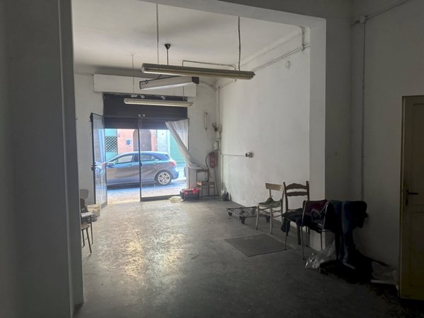 locale commerciale in affitto a Bologna