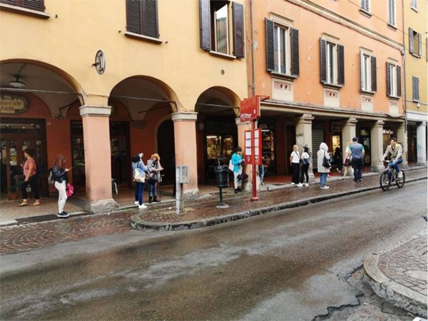 negozio in affitto a Bologna