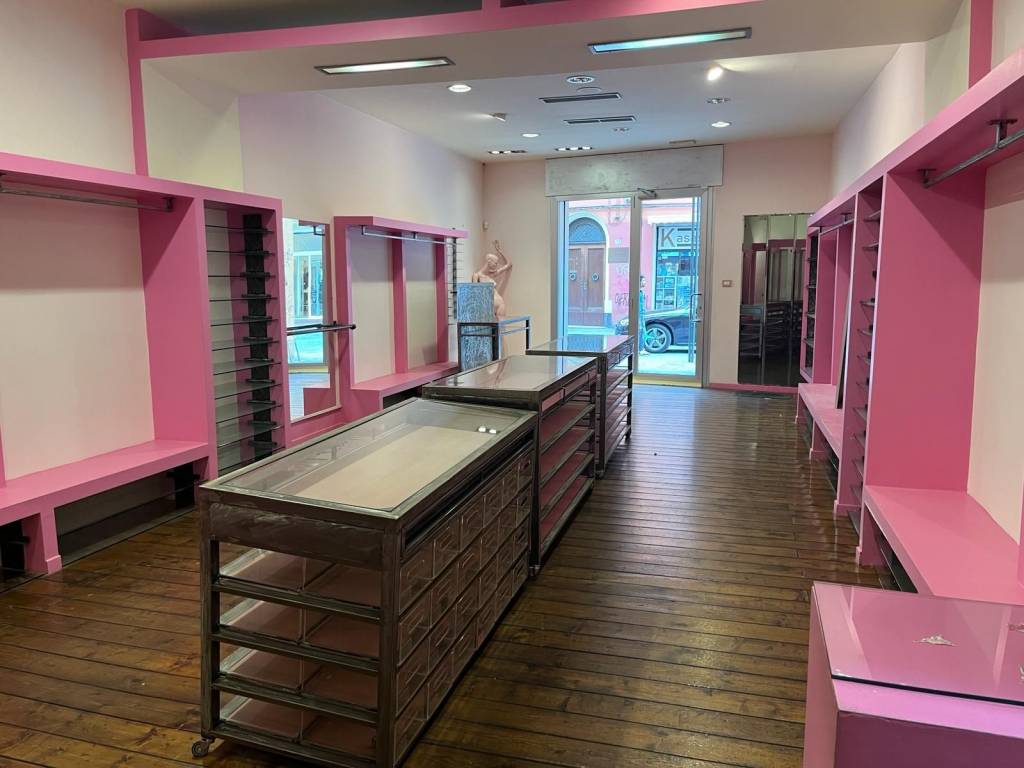 negozio in affitto a Bologna