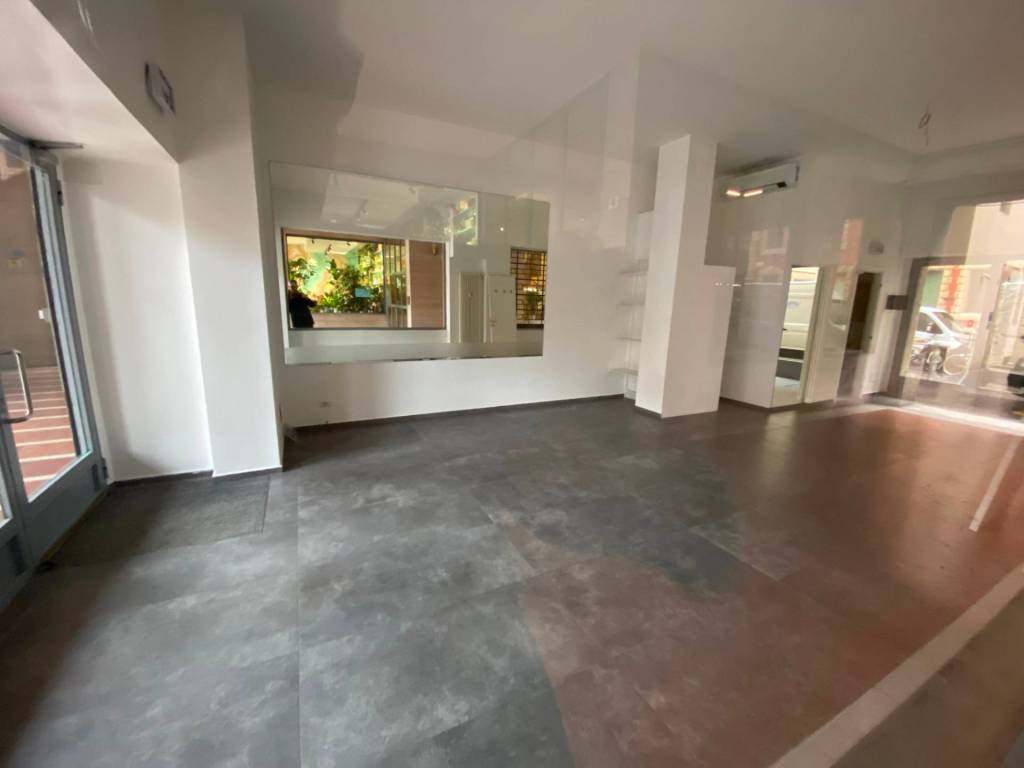 negozio in affitto a Bologna in zona Centro Storico