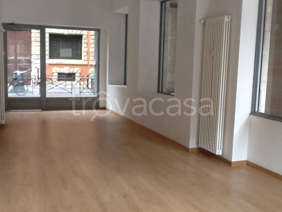 negozio in affitto a Bologna in zona Centro Storico
