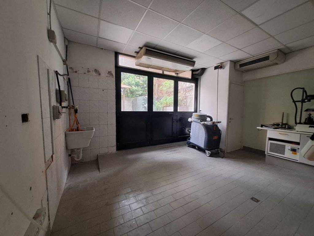 negozio in affitto a Bologna in zona Bolognina