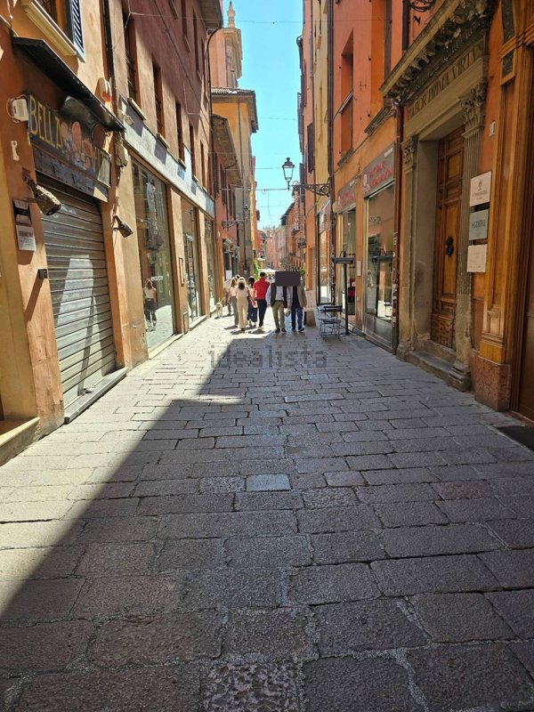 negozio in affitto a Bologna in zona Centro Storico