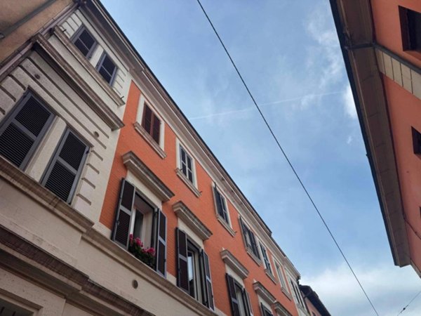 negozio in affitto a Bologna in zona Centro Storico