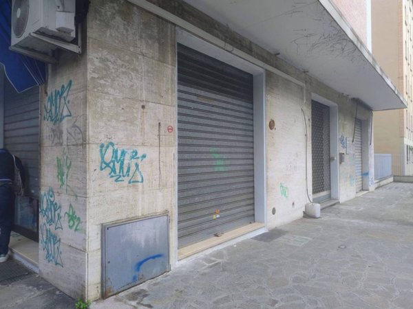 negozio in affitto a Bologna in zona San Vitale