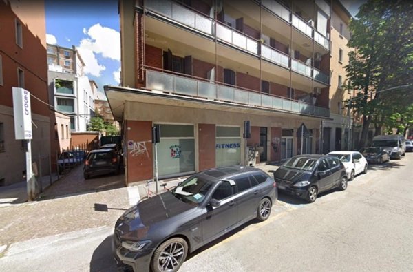 locale commerciale in affitto a Bologna