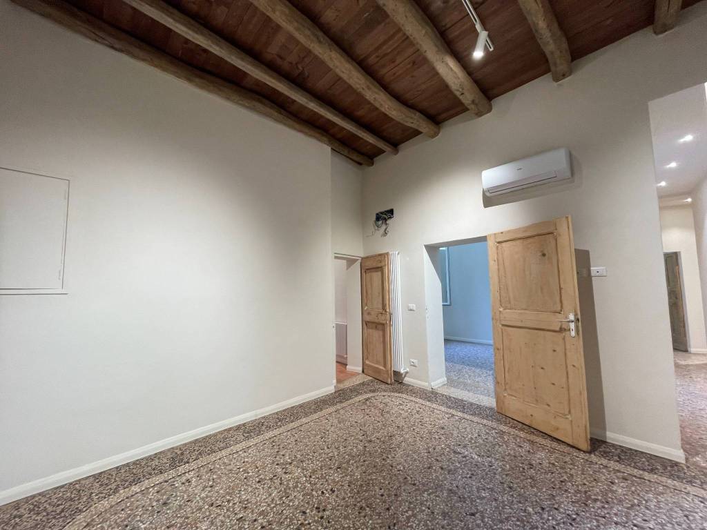 ufficio in affitto a Bologna in zona Santo Stefano