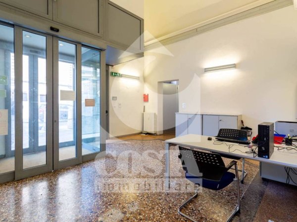 negozio in affitto a Bologna